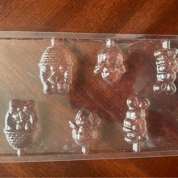 11 Assorted chocolate and 3 baking molds - Picture 8 of 13